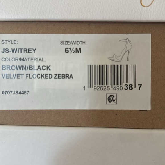 Jessica Simpson Black and Brown Women's Heels - Picture 6 of 6